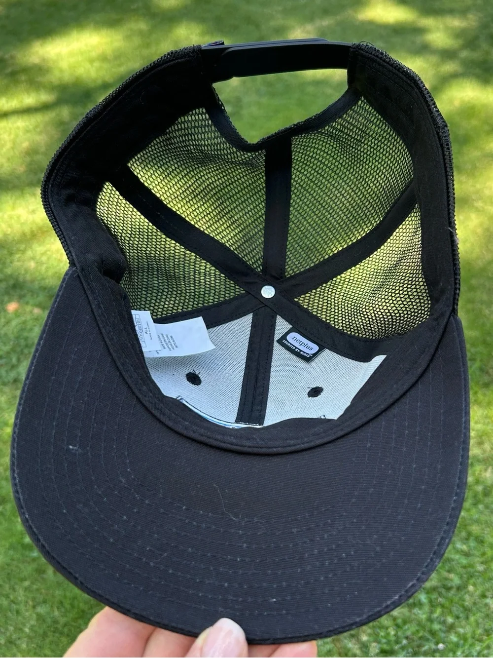 Patagonia P-6 Logo Trucker Hat One Size Fits All Unisex Black